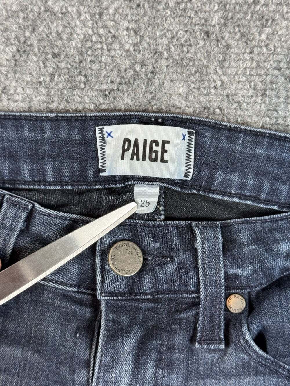 PAIGE Anthropology Women’s Dark Wash Skinny Slim Stretch Denim Jeans Size 25 - Picture 3 of 8